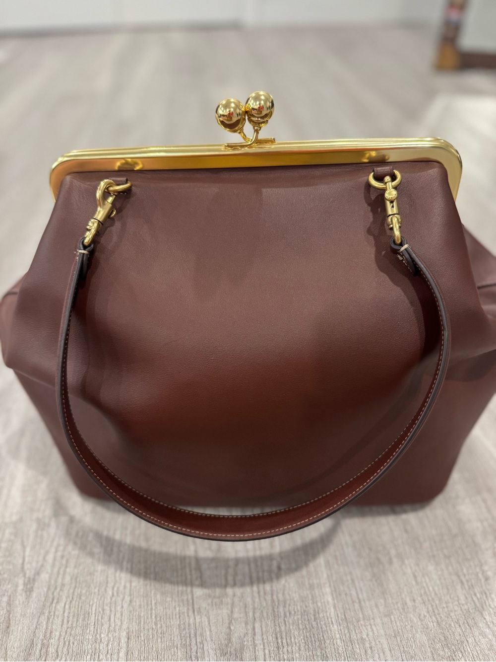 Coach brown large Kisslock frame bag, color is no longer available! NWT! - Picture 3 of 8